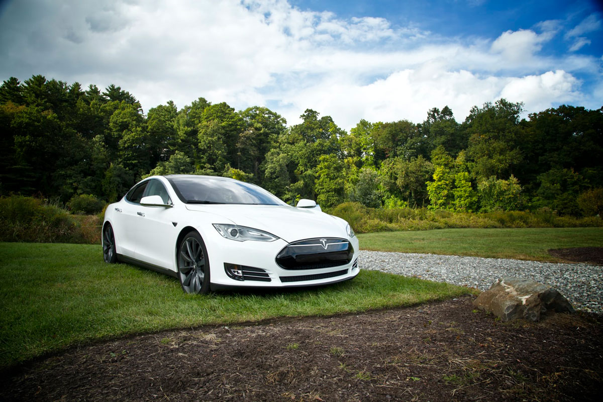 Titelbild zu „Elektroauto Tesla Model S“