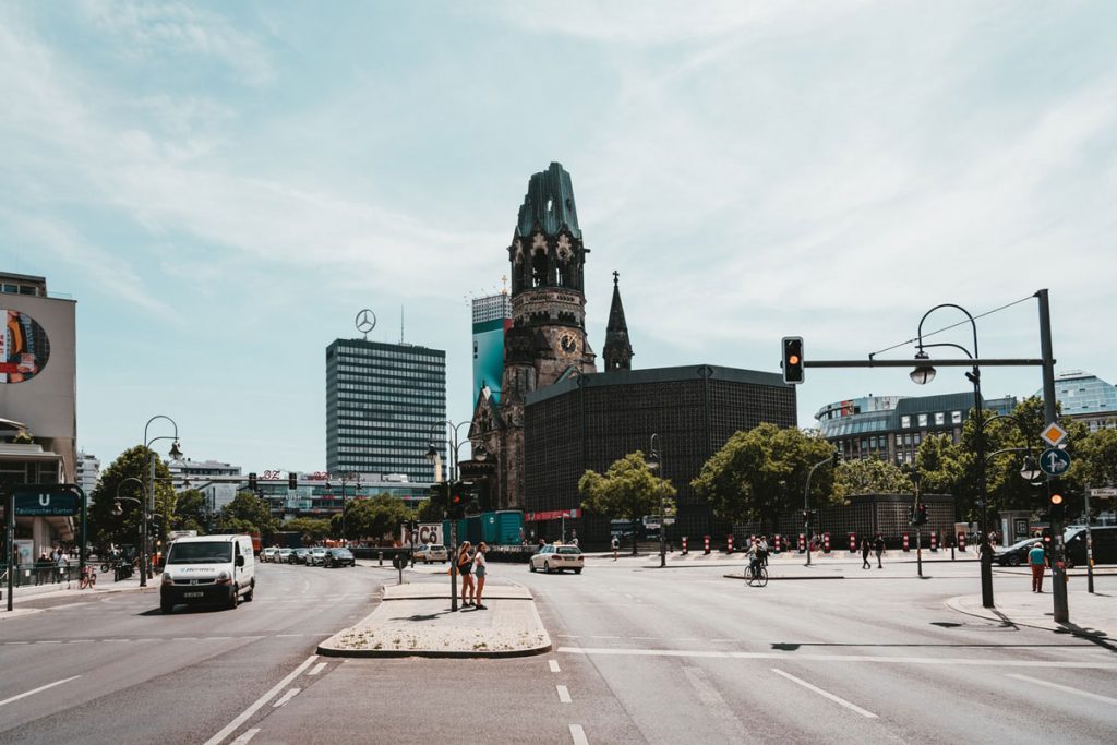 Ein E-Auto auf Reisen – die „mia“ tourt durch Deutschland