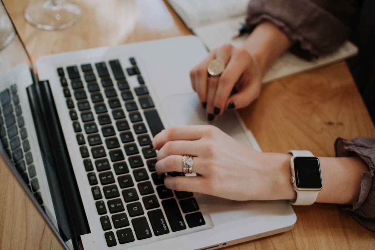 Titelbild zu „Schuhe Online kaufen – die wichtigsten Tipps“