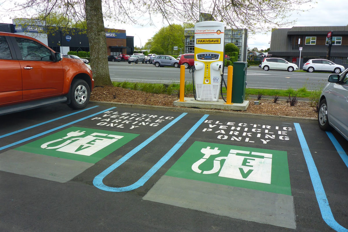 Titelbild zu „Elektroauto Heuliez Mia“