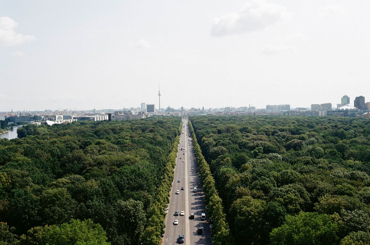 Titelbild zu „„Vehicle-to-Grid“ – Elektroautos helfen beim Stromsparen“