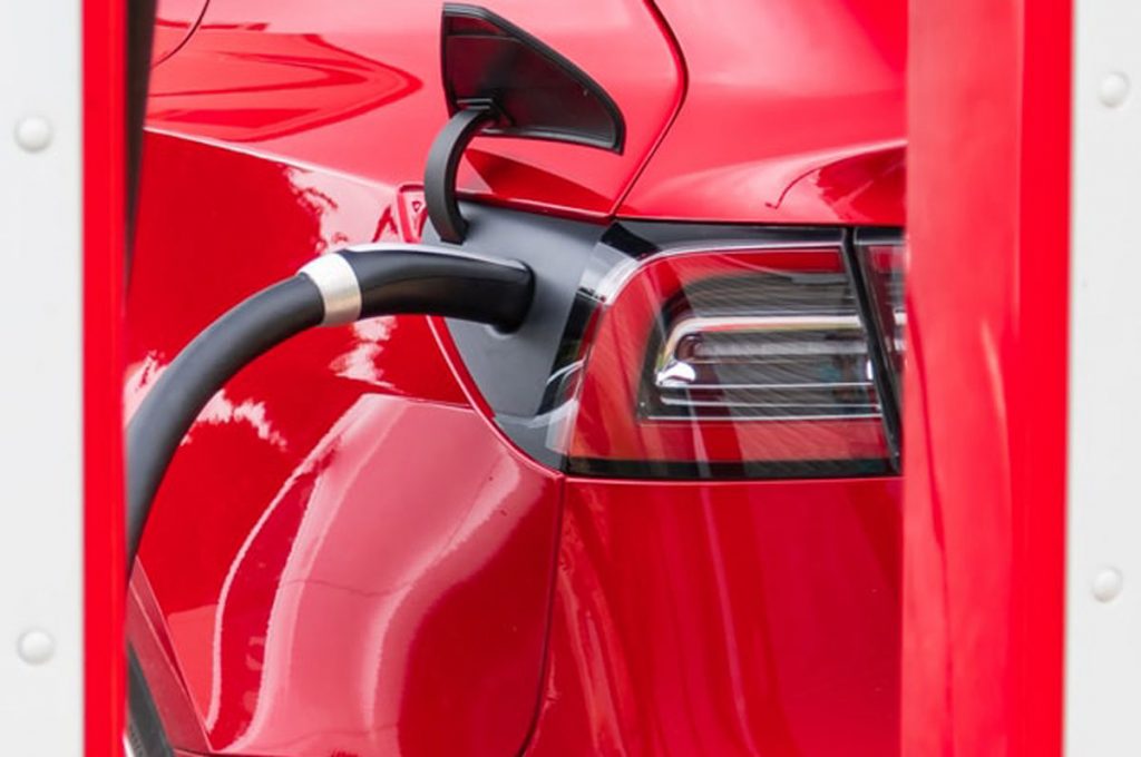 Elektroautos setzen sich bei Kennern durch