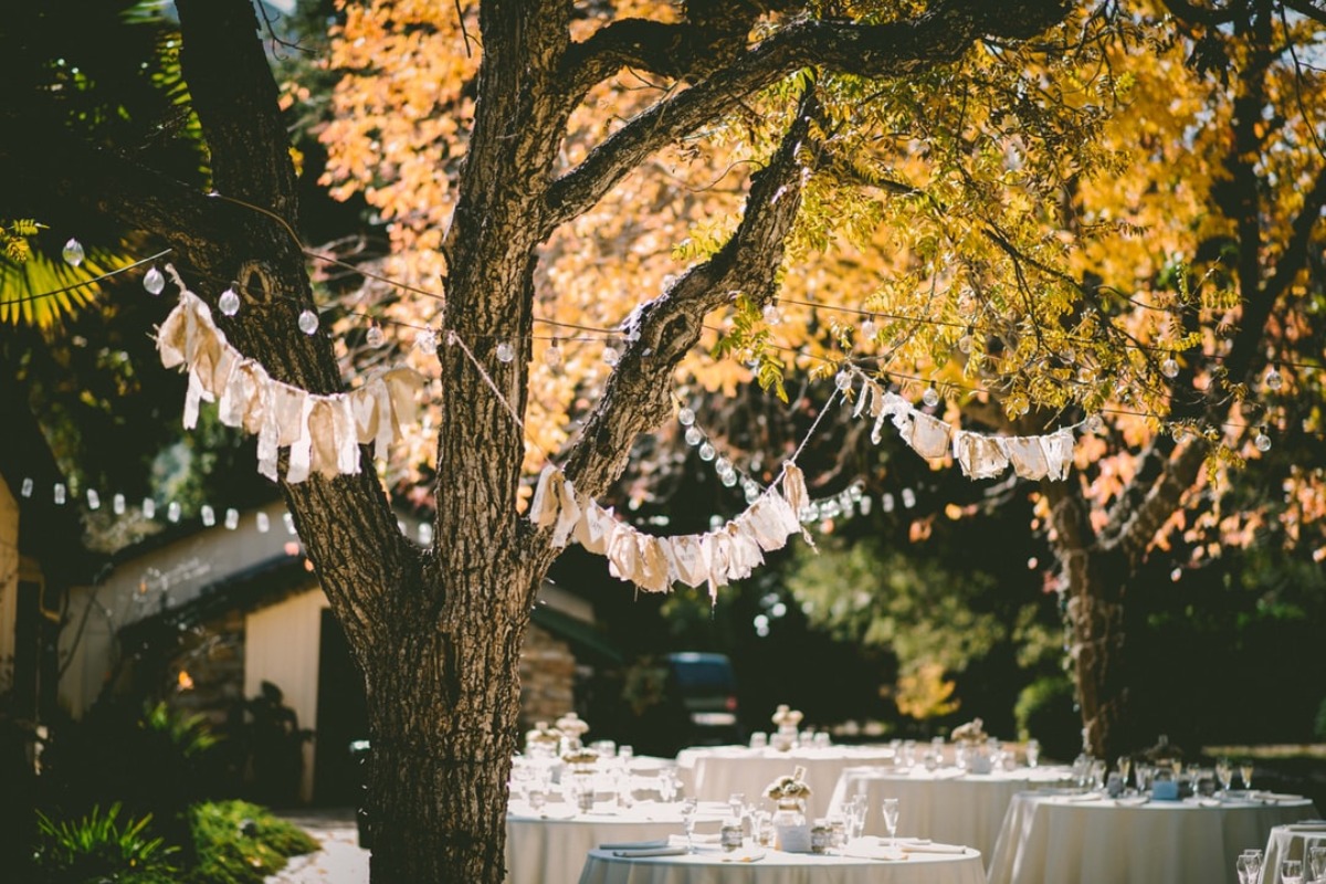 Titelbild zu „Herbst Hochzeitsideen für deinen großen Tag“