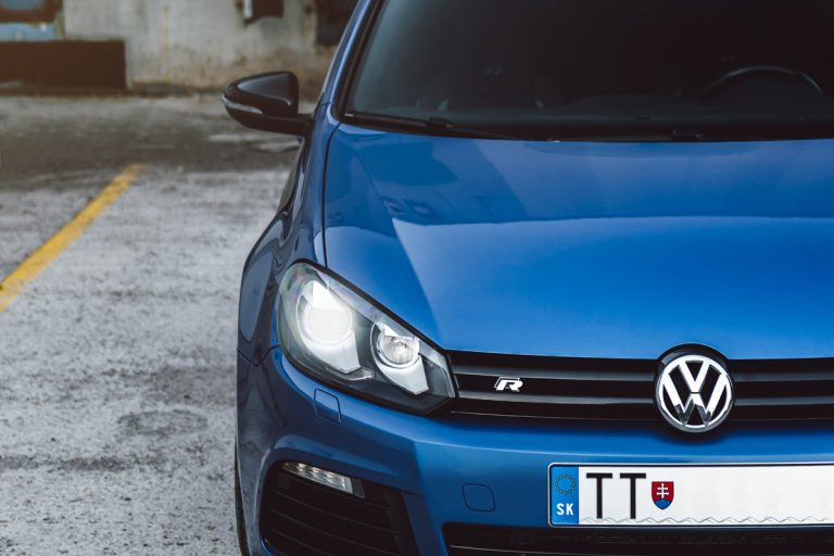 Titelbild zu „Elektroauto VW Golf Blue-E-Motion“