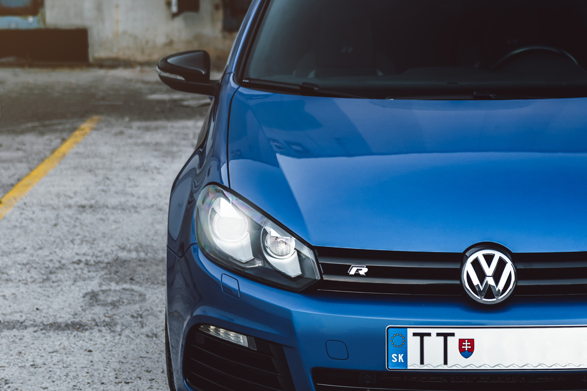 Titelbild zu „Elektroauto VW Golf Blue-E-Motion“