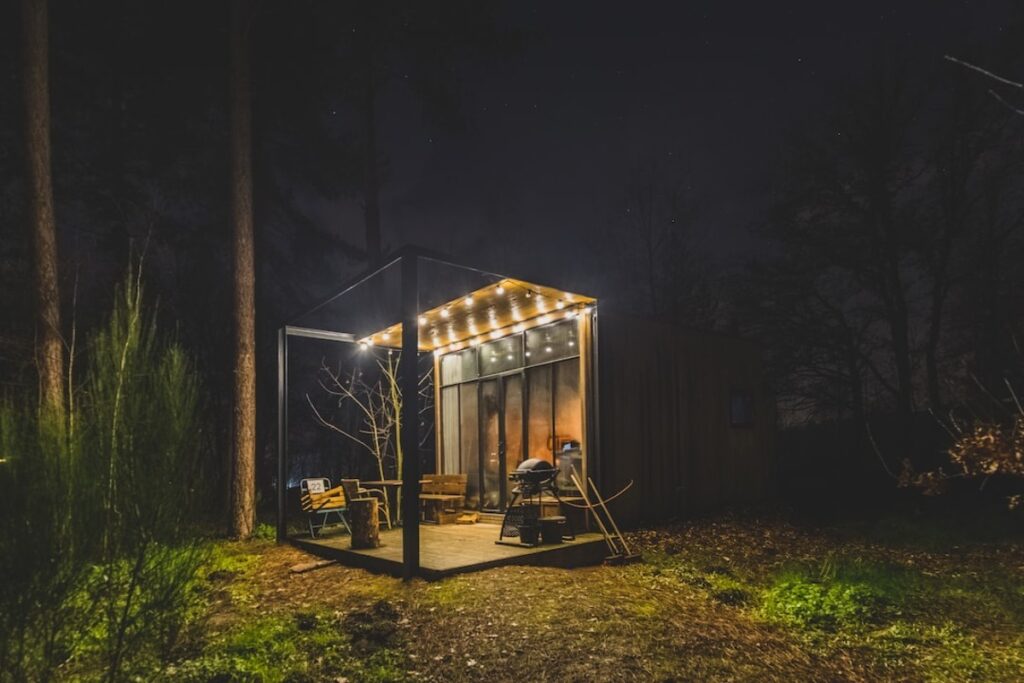 Moderne Wohnraumerweiterung: Gartenzimmer aus Glas
